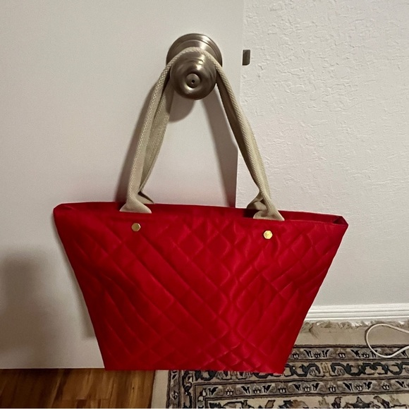 None Handbags - Red Quilted Tote Bag Gold Hardware Detail Canvas Strap Zip Closure NWOT